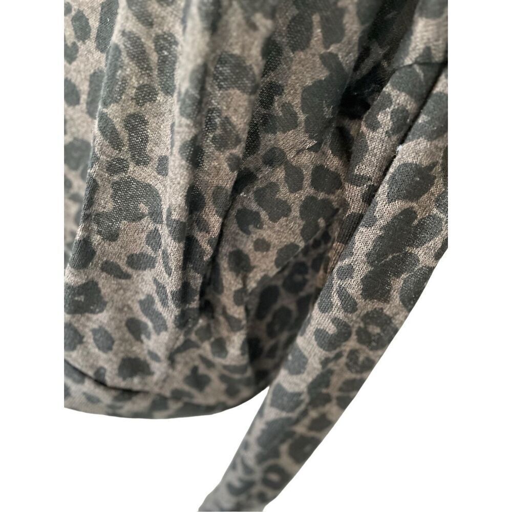 Perfect Peach black and gray leopard print slouch neck pullover - M - Picture 2 of 8
